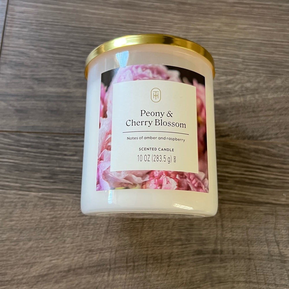 Threshold Peony & Cherry Blossom Scented Candle – 10 oz New NWT gift unused​